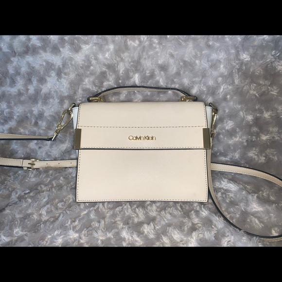 Calvin Klein Crossbody - Picture 1 of 5